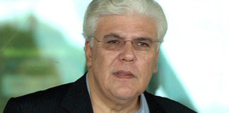 Ex-governador Fernando Freire deixa a prisão