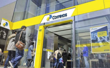 Bolsonaro cede e equipe econômica prepara privatização dos Correios