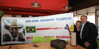 Sem agenda de governo, Bolsonaro leva amigos e comitiva para fazer turismo em Dallas; veja fotos
