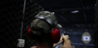 Bolsonaro afirma que decreto de armas foi feito “no limite da lei”