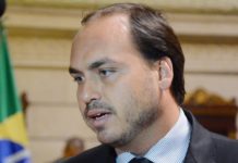 Carlos Bolsonaro: “O que está por vir pode derrubar o Capitão eleito”