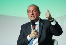 Meta para 2020 é construir 500 mil casas populares, diz Onyx