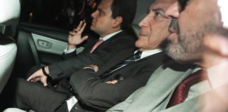 Temer passa a noite em sala adaptada na sede da PF em SP