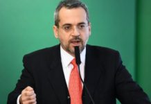 Weintraub anuncia o descontingenciamento de R$ 2 bilhões para a Educação