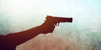 Policial mata esposa na frente do filho, depois de assassinar suposto amante