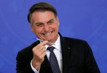 Bolsonaro assina nesta terça decreto para colecionadores de armas