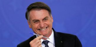 Bolsonaro assina nesta terça decreto para colecionadores de armas
