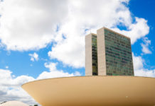 Empresas de congressistas devem R$ 320 milhões à Previdência