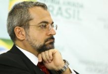 Ministro da Educação compara Lula e Dilma à cocaína encontrada em avião da FAB