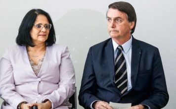 Ministra Damares Alves pede a Bolsonaro para deixar o governo