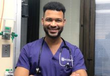 Homem se forma na mesma universidade onde trabalhou como faxineiro