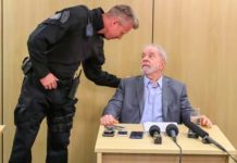 Sem abrir mão da absolvição, defesa de Lula pede regime aberto