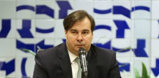Rodrigo Maia defende revisão do teto de gastos após aprovação da reforma da Previdência