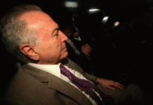 Duas horas antes do prazo, Temer se entrega à PF em São Paulo