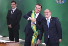 Bolsonaro aumenta oferta a deputados por reforma da Previdência: R$ 10 mi por semestre