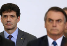 PF prende assessores de ministro do Turismo em caso dos laranjas do PSL O presidente Jair Bolsonaro e o ministro do Turismo, Marcelo Alvaro Antonio - Pedro Ladeira/Folhapress