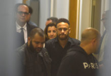 Me senti muito amado, afirma Neymar na saída da delegacia