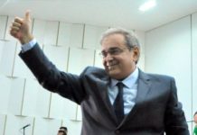 A um ano da eleição, prefeito de Natal enfrenta acusações de enriquecimento ilícito Álvaro Dias - Prefeito de Natal