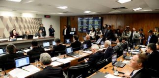 CCJ do Senado decide sustar decreto que flexibiliza porte de armas CCJ do Senado
