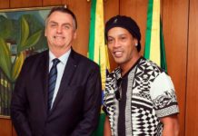 Bolsonaro recebe Ronaldinho Gaúcho em Brasília Jair Bolsonaro e Ronaldinho Gaúcho - Foto: Reprodução/Twitter