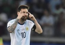 Copa América: Messi marca, Argentina empata com Paraguai e segue na lanterna do grupo Messi pede calma aos companheiros após marcar o gol de empate contra o Paraguai