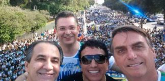 Lá na frente todos votarão em mim, diz Bolsonaro ao indicar reeleição