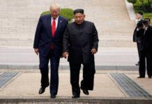 Trump cruza a fronteira e se torna o primeiro presidente americano a pisar na Coreia do Norte