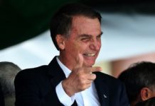 ‘Gostaram do evangélico no Supremo?’, pergunta Bolsonaro a apoiadores