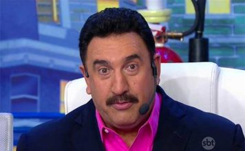 Ratinho e SBT terão de pagar R$ 200 mil a dois padres por reportagem falsa de 1999