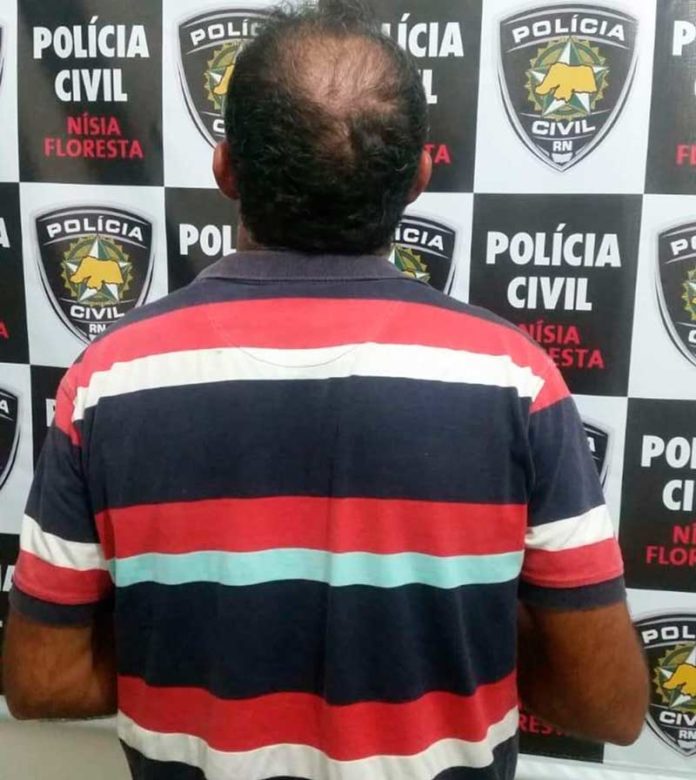 Suspeito foi detido por força de um mandado de prisão preventiva expedido pela Justiça — Foto: Polícia Civil do RN/Divulgação
