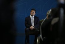 Estilo de Moro sofre críticas no Planalto por atuação independente Moro na cerimônia em que tomou posse como ministro da Justiça e Segurança Pública, em fevereiro Foto: Jorge William / Jorge William