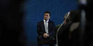 Estilo de Moro sofre críticas no Planalto por atuação independente Moro na cerimônia em que tomou posse como ministro da Justiça e Segurança Pública, em fevereiro Foto: Jorge William / Jorge William