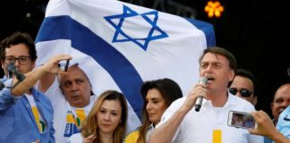 Na Marcha para Jesus, Bolsonaro diz que tenta reeleição ‘se povo quiser’ e recebe bênção de líderes religiosos Bolsonaro na Marcha para Jesus, em São Paulo Foto: NACHO DOCE / REUTERS