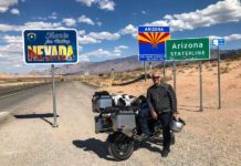 Por ‘cura e aventura’, brasileiro com depressão roda América do Norte de moto Ciro Coelho na divisa dos estados de Nevada e Arizona, em uma viagem que fez para o estado de Wyoming em setembro de 2018 - Ciro Coelho/Arquivo pessoal