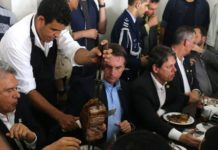 Números desmentem Bolsonaro e mostram que, sim, existe fome no Brasil Dados sobre a insegurança alimentar tratam da possibilidade de acesso a uma alimentação básica composta por café da manhã, almoço e jantar | Foto: Jorge William / Agência O Globo