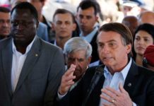 Bolsonaro defende redução da carga tributária Bolsonaro disse hoje, no Rio de Janeiro, que o Brasil tem que reduzir a carga de impostos (Fernando Frazão/Agência Brasil)