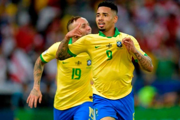 Gabriel Jesus comemora seu gol, o segundo gol do Brasil na final da Copa América, contra o Peru, no Maracanã. Foto: Raul Arboleda/AFP