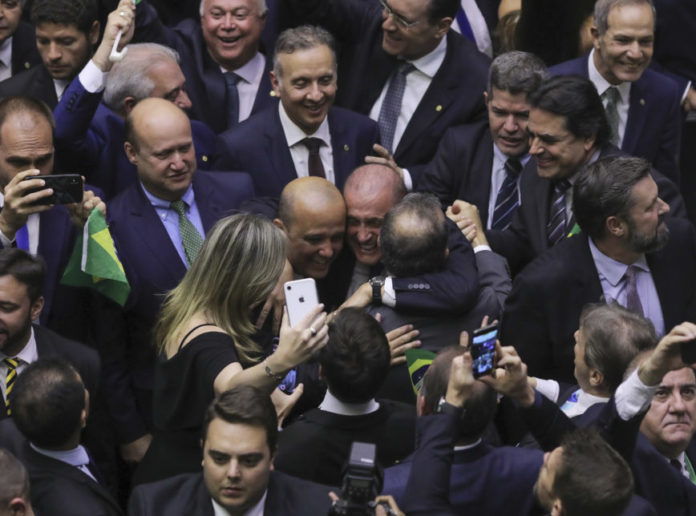 Votação do texto base da reforma da previdencia social, no plenário da Câmara dos Deputados. Brasilia, 10-07-2019. Foto: Sérgio Lima/PODER 360