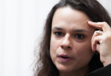 Janaina Paschoal critica Eduardo Bolsonaro por abandonar mandato e eleitores em troca de embaixada Janaina Paschoal | Foto: Agência Senado