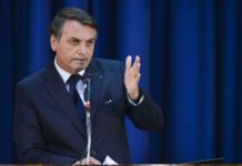 Bolsonaro cogita indicar filho para ser embaixador nos EUA Presidente Jair Bolsonaro
