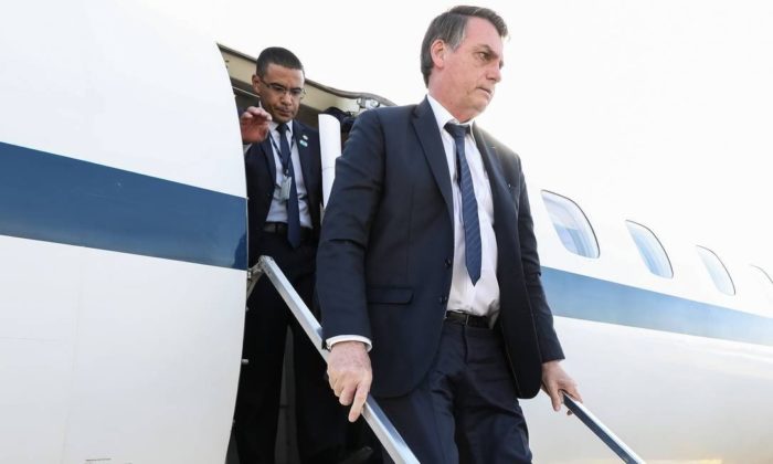 Jair Bolsonaro desembarca no Aeroporto de Congonhas, em São Paulo Foto: Marcos Corrêa / Agência O Globo