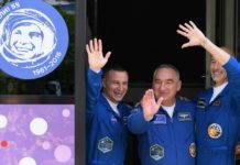 Nos 50 anos do homem na Lua, três astronautas decolam para a Estação Espacial Internacional O americano Andrew Morgan, o russo Alexander Skvortsov e o italiano Luca Parmitano se preparam para decolar do Cazaquistão para a Estação Espacial Internacional Foto: KIRILL KUDRYAVTSEV/ AFP