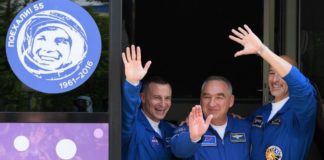 Nos 50 anos do homem na Lua, três astronautas decolam para a Estação Espacial Internacional O americano Andrew Morgan, o russo Alexander Skvortsov e o italiano Luca Parmitano se preparam para decolar do Cazaquistão para a Estação Espacial Internacional Foto: KIRILL KUDRYAVTSEV/ AFP