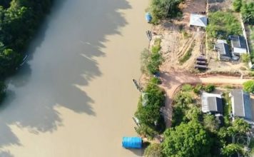 Esquema ilegal envolvendo garimpeiros no Pará movimenta 20 toneladas de ouro da Amazônia por ano Garimpeiros extraem as pedras na Bacia do Tapajós, no Pará Foto: Reprodução