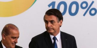 Bolsonaro propõe salário mínimo sem aumento real e veta concurso público em 2020 Bolsonaro e o ministro Onyx. ANTONIO CRUZ AGENCIA BRASIL