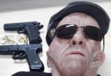Com máscara de idoso, homem tenta assaltar banco em Santa Catarina Máscara e revólveres falsos usado por homem em tentativa de assalto a banco em Jaraguá do Sul SC - Polícia Civil Jaraguá do Sul/SC