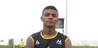 Conheça o atacante do Globo FC que interessa a 5 grandes do Brasil Negueba, de 19 anos, é um dos artilheiros da 3ª divisão (Globo FC/Divulgação)