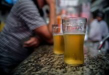 Levantamento alerta para consumo de álcool no país Mais de dois milhões de brasileiros têm traços de dependência da bebida alcoólica (Arquivo/Marcelo Camargo/Agência Brasil)