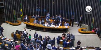 Câmara aprova projeto que permite posse de arma em toda a propriedade rural