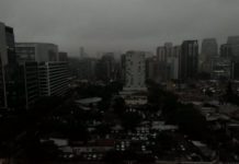 Confirmado: céu escuro em São Paulo é resultado das queimadas na Amazônia Nas redes sociais, foram difundidas imagens impressionantes de São Paulo vivendo a tarde como se fosse noite. (Foto: Reprodução/Twitter)